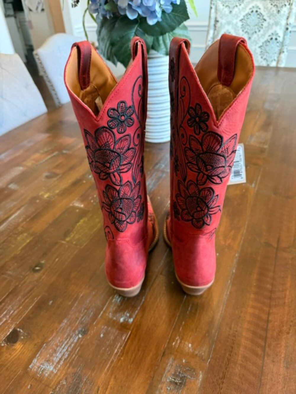 BEAUTIFUL, NEW Dingo Swing Leather Floral Embroidered Tall Western Boots-Size 7 - Picture 3 of 9